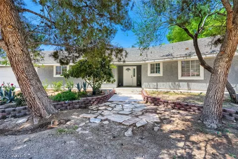 6320 Horse Dr, Las Vegas, NV 89131
