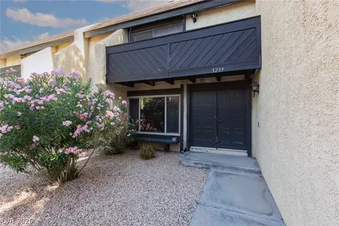 3233 Kinsale Ct, Las Vegas, NV 89121