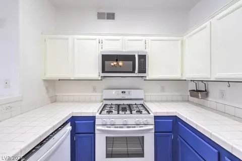 Kitchen - 2201 Ramsgate Dr #1017, Henderson, NV 89074 photo 3 of 3