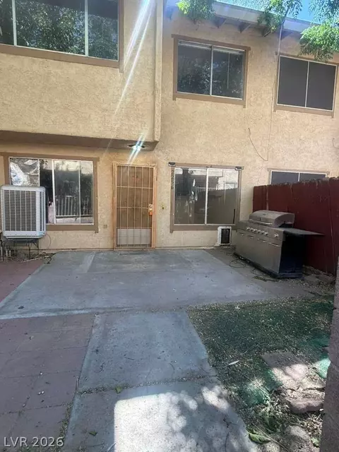 2256 Tall Pine Dr, Las Vegas, NV 89108