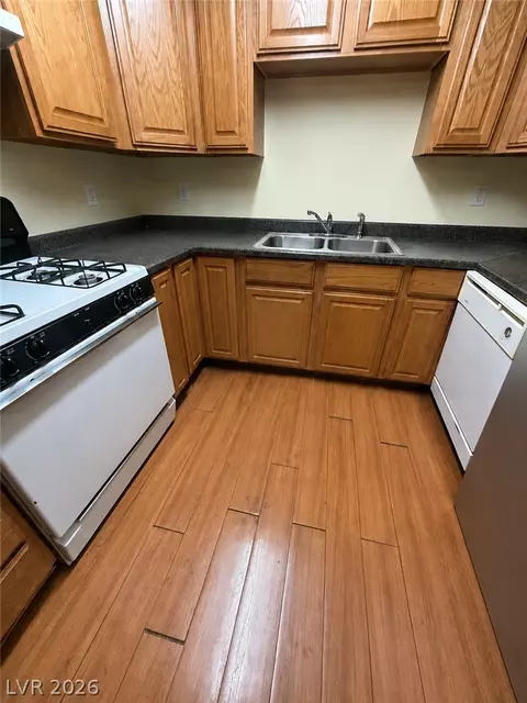 2256 Tall Pine Dr, Las Vegas, NV 89108