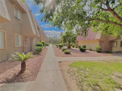5220 Indian River Dr #293, Las Vegas, NV 89103