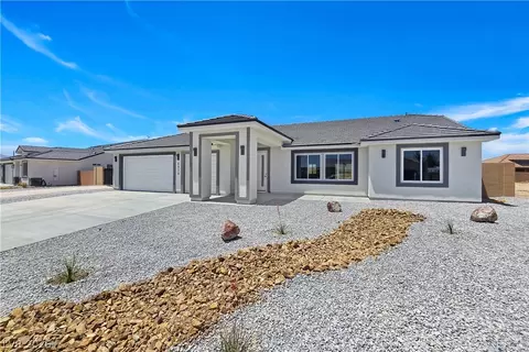 6920 Longmeadow Dr, Pahrump, NV 89061