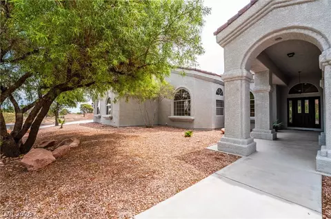 6315 N Grand Canyon Dr, Las Vegas, NV 89149