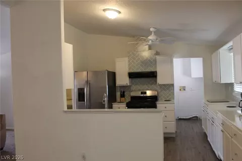 5801 S Deanna St, Pahrump, NV 89048