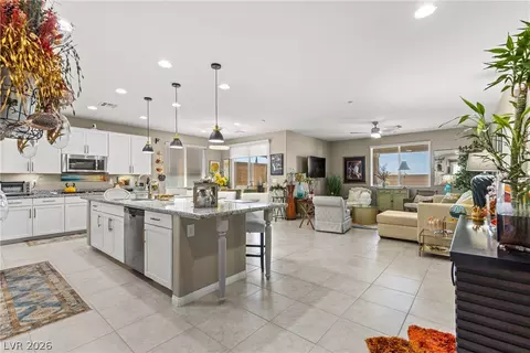 348 Cadence Vista Dr, Henderson, NV 89011