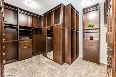 976 Pinehurst Dr, Las Vegas, NV 89109