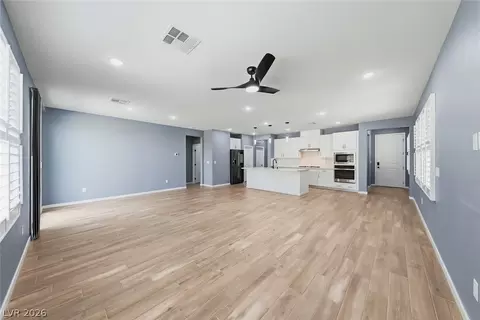 8672 Bench St, Las Vegas, NV 89139