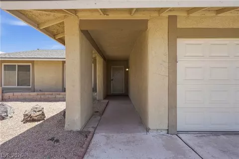 6067 Yorkshire Dr, Las Vegas, NV 89156