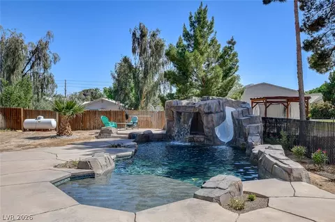Exterior - 3765 Berkeley St, Logandale, NV 89021 photo 18 of 24