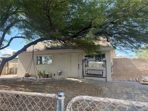 5062 Blanton Dr, Las Vegas, NV 89122