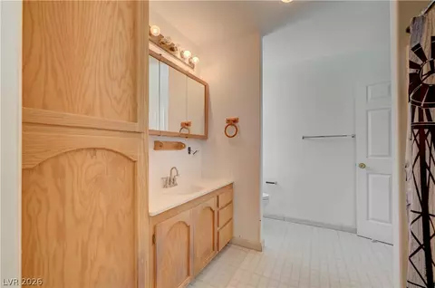 Bath - 590 Encinitas St, Searchlight, NV 89046 photo 1 of 4