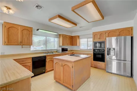 Kitchen - 590 Encinitas St, Searchlight, NV 89046 photo 4 of 6