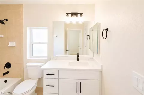 Bath - 2155 Athol Way, Laughlin, NV 89029 photo 3 of 4