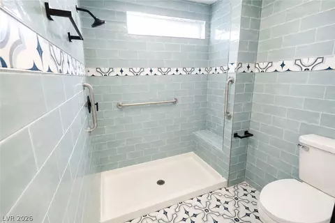 Bath - 2155 Athol Way, Laughlin, NV 89029 photo 2 of 4