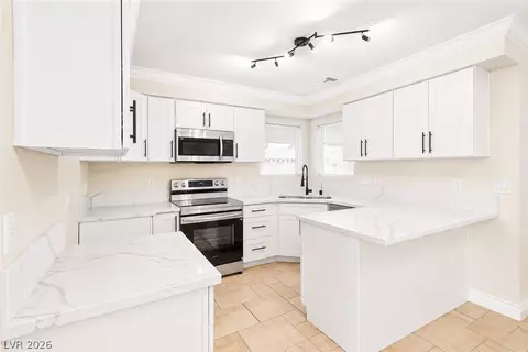 Kitchen - 2155 Athol Way, Laughlin, NV 89029 photo 4 of 4