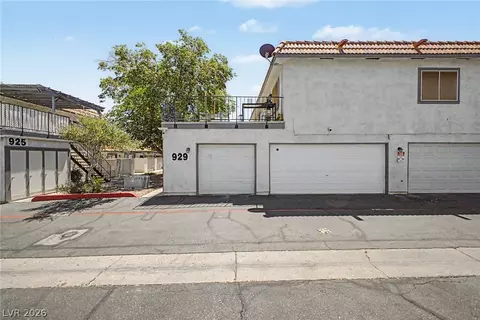 929 Willow Tree Dr #D, Las Vegas, NV 89128