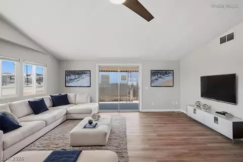 283 Aztec Ln, Henderson, NV 89015