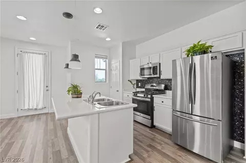 Kitchen - 937 E Sunset Rd, Henderson, NV 89011 photo 2 of 3