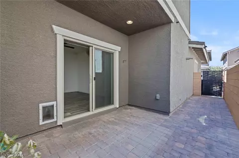 Exterior - 937 E Sunset Rd, Henderson, NV 89011 photo 2 of 8