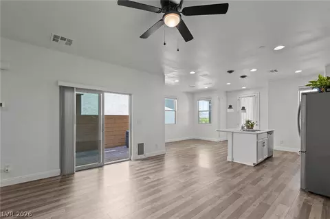 Living - 937 E Sunset Rd, Henderson, NV 89011 photo 2 of 4