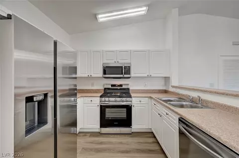8830 Tomnitz Ave #101, Las Vegas, NV 89178