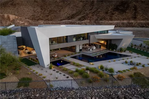 8 Chisel Crest Ct, Henderson, NV 89012 photo 2