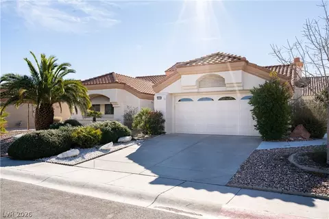8909 Meadowood Dr, Las Vegas, NV 89134