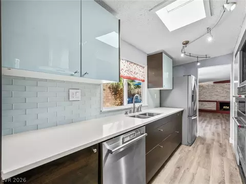 3211 Sundown Dr, Las Vegas, NV 89169