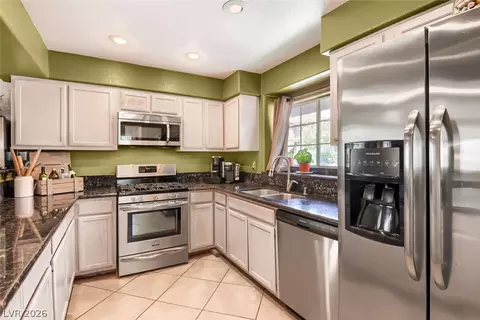9271 Silver Arrow Ct, Las Vegas, NV 89117