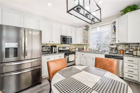 9125 Hampstead Ave, Las Vegas, NV 89145