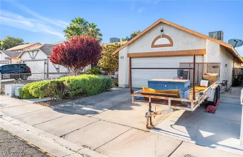 5942 Whispering Pine Ave, Las Vegas, NV 89142