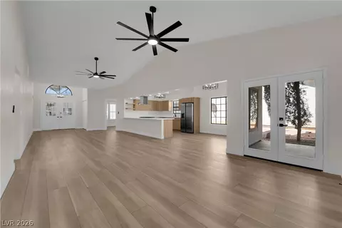5336 Singing Hills Dr, Las Vegas, NV 89130