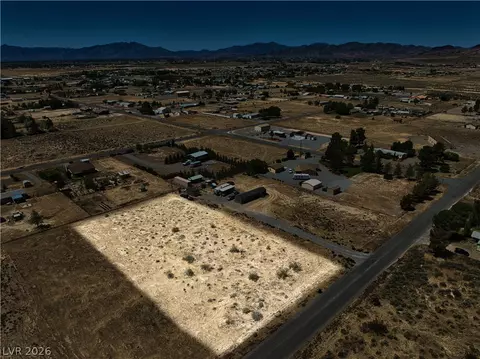 131 W Nopah Vista Ave, Pahrump, NV 89060