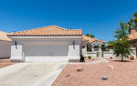 7848 Ben Hogan Dr, Las Vegas, NV 89149