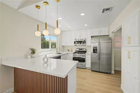 8505 Festival Dr, Las Vegas, NV 89134