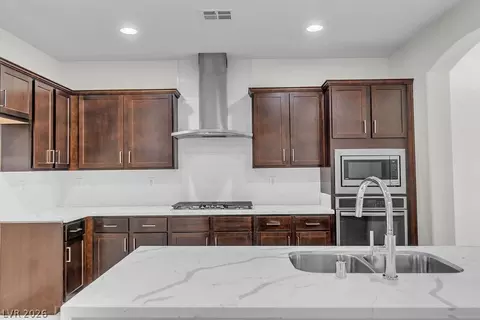 6983 Bering Strait Ave, Las Vegas, NV 89179