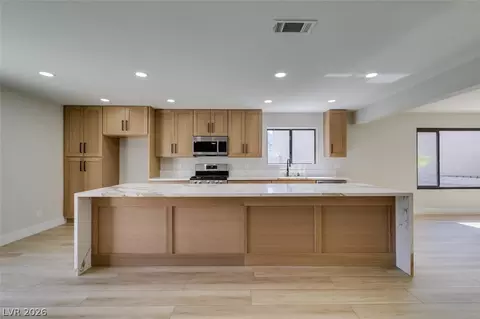 5836 Cinnabar Ave, Las Vegas, NV 89110