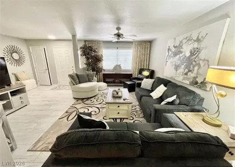 Living - 2205 Camel Mesa Dr, Laughlin, NV 89029 photo 4 of 6