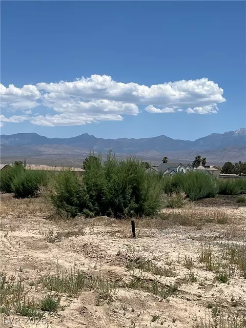240 Glenoaks St, Pahrump, NV 89048