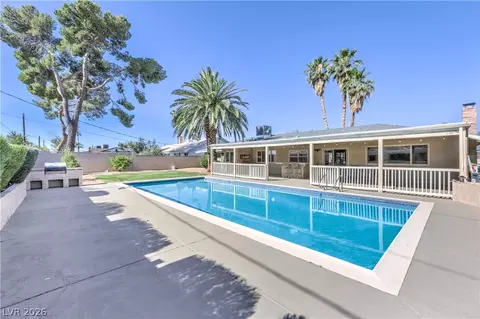 1916 Stonehaven Dr, Las Vegas, NV 89108