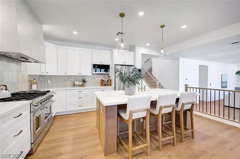 395 Suzanne Peak Ct, Henderson, NV 89012