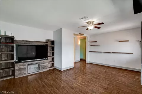Living - 672 8th St, Boulder City, NV 89005 photo 1 of 2