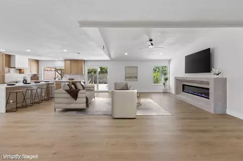 3706 Crestview Dr, Las Vegas, NV 89120