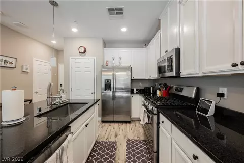 8469 Insignia Ave #104, Las Vegas, NV 89178