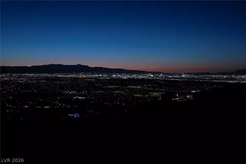 523 Rock Peak Dr, Henderson, NV 89012