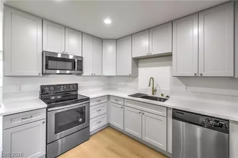 700 N Wallace Dr, Las Vegas, NV 89107