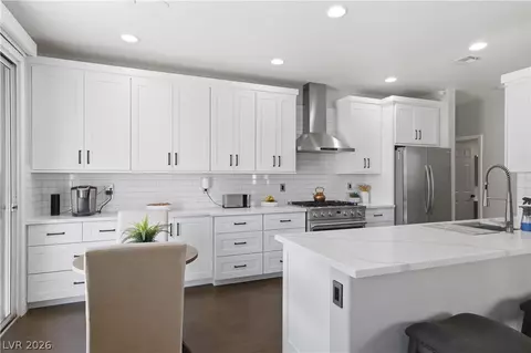 6081 Honeygrove Ave, Las Vegas, NV 89110