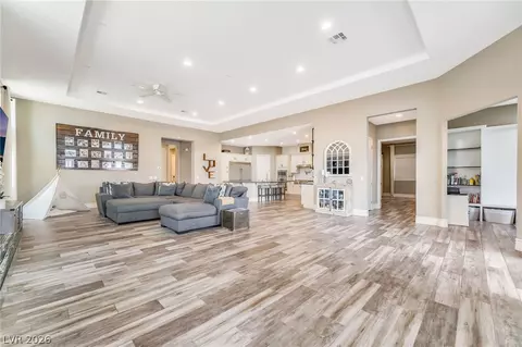 5781 Douglas Everett St, Las Vegas, NV 89120