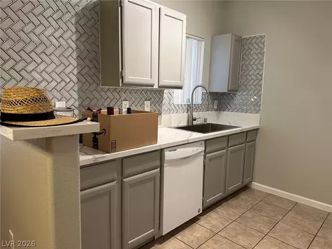 7255 W Sunset Rd #1024, Las Vegas, NV 89113